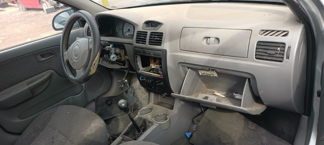  Kia RIO 2003    EN DESARME